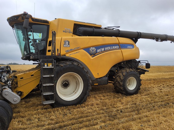 2022 New Holland CR8.90 Combine