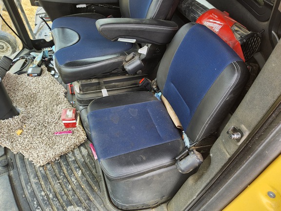 2022 New Holland CR8.90 Combine