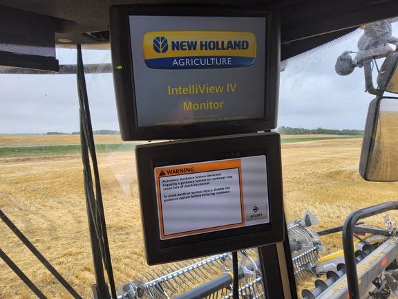 2022 New Holland CR8.90 Combine