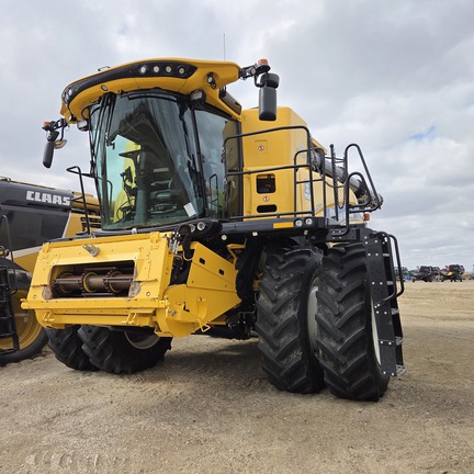 2022 New Holland CR8.90 Combine