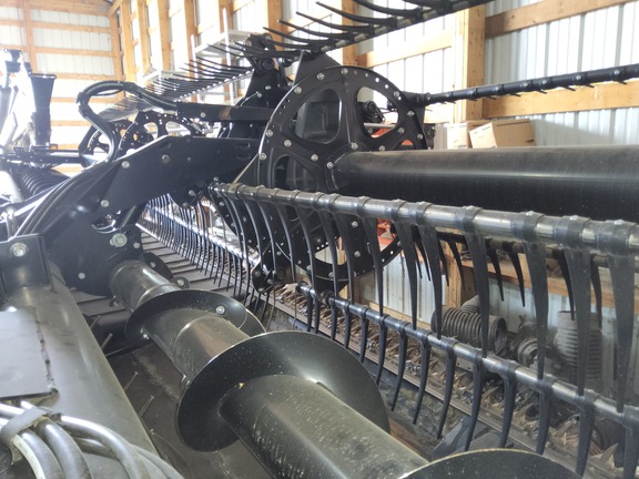 2019 MacDon FD140 Header Combine