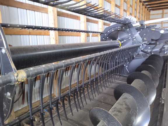 2019 MacDon FD140 Header Combine