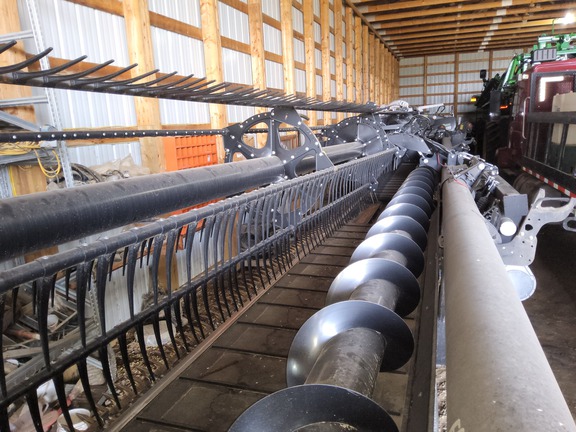 2019 MacDon FD140 Header Combine