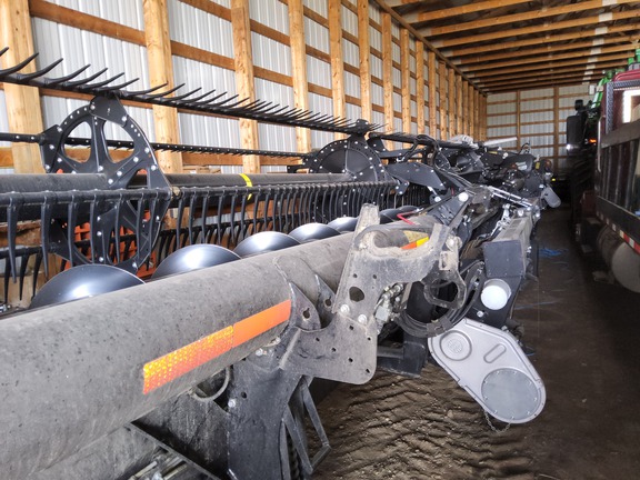 2019 MacDon FD140 Header Combine