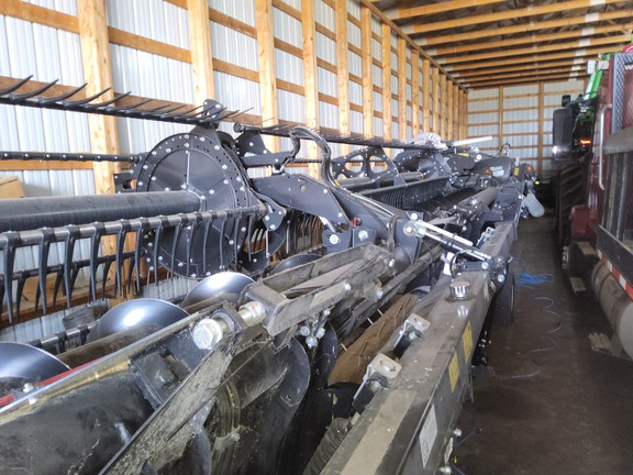 2019 MacDon FD140 Header Combine