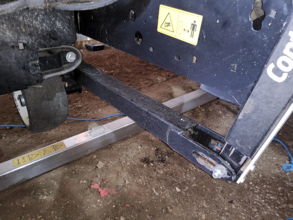 2019 MacDon FD140 Header Combine