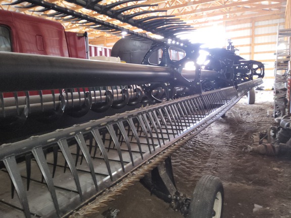 2019 MacDon FD140 Header Combine