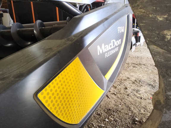 2019 MacDon FD140 Header Combine
