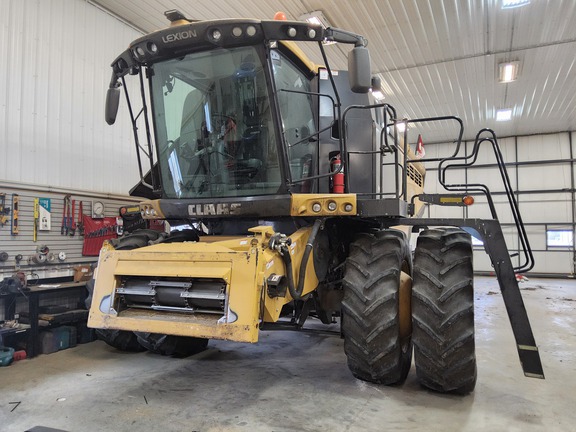2019 CLAAS 740 Combine