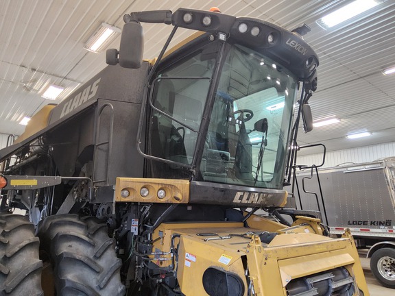 2019 CLAAS 740 Combine