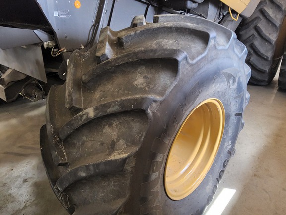 2019 CLAAS 740 Combine