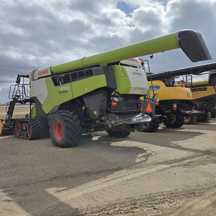 2022 CLAAS 8700TT Combine