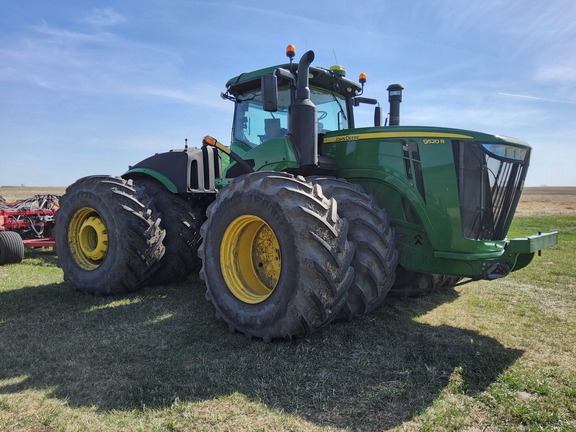 2018 John Deere 9520R Tractor 4WD