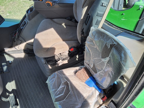 2018 John Deere 9520R Tractor 4WD