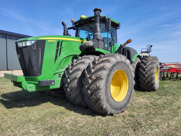 2018 John Deere 9520R Tractor 4WD
