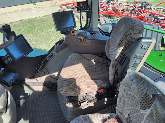 2018 John Deere 9520R Tractor 4WD