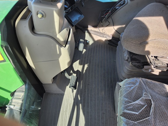 2018 John Deere 9520R Tractor 4WD