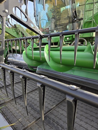 2021 John Deere HD40R Header Combine