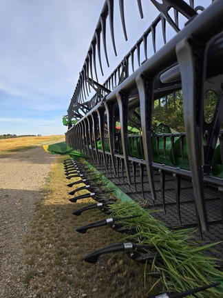 2021 John Deere HD40R Header Combine