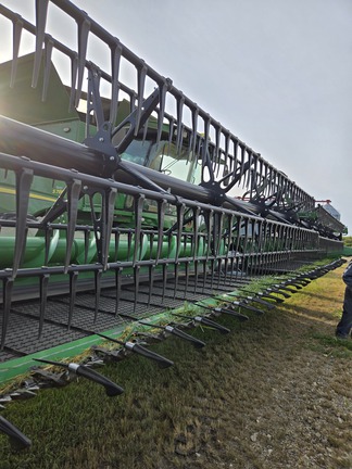 2021 John Deere HD40R Header Combine