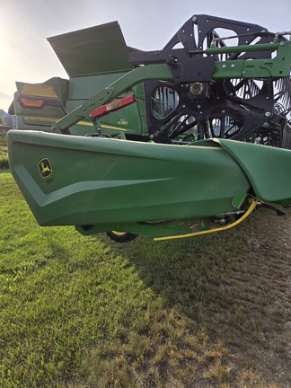 2021 John Deere HD40R Header Combine