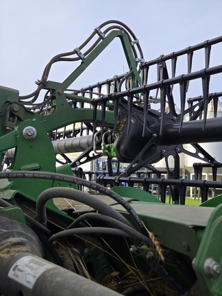 2021 John Deere HD40R Header Combine