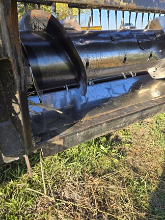 2015 MacDon FD75-40 Header Combine