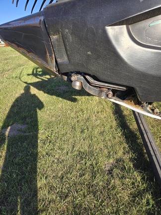 2015 MacDon FD75-40 Header Combine