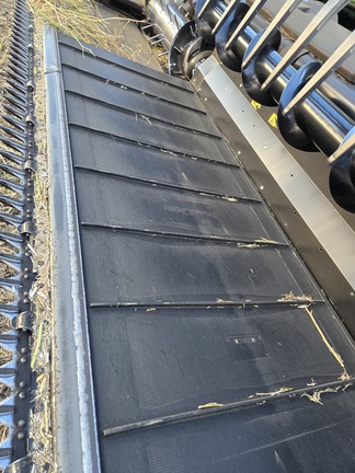 2021 MacDon FD140 Header Combine