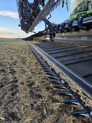 2021 MacDon FD140 Header Combine