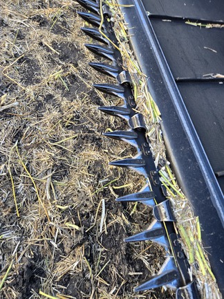 2021 MacDon FD140 Header Combine