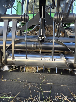 2021 MacDon FD140 Header Combine