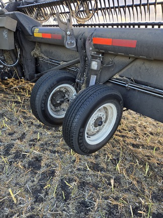 2021 MacDon FD140 Header Combine