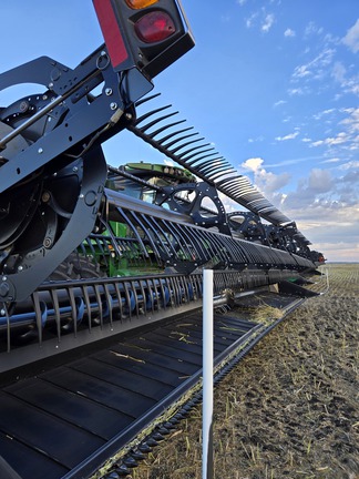 2021 MacDon FD140 Header Combine