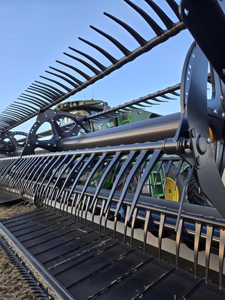 2021 MacDon FD140 Header Combine