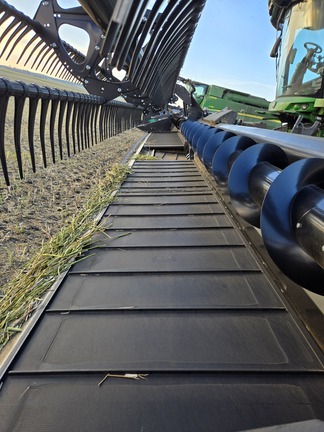 2021 MacDon FD140 Header Combine