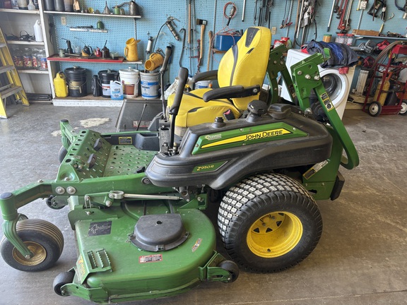 2022 John Deere Z950R Mower/Zero Turn
