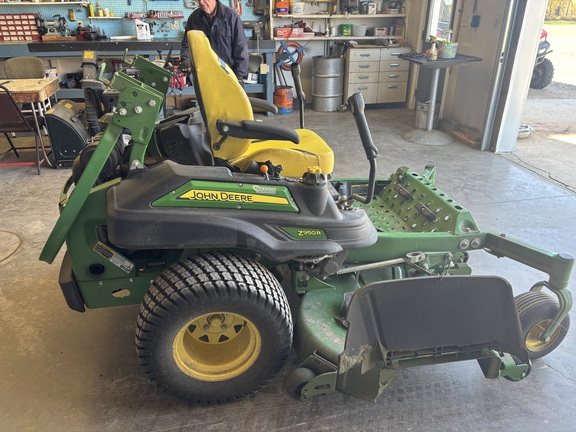 2022 John Deere Z950R Mower/Zero Turn