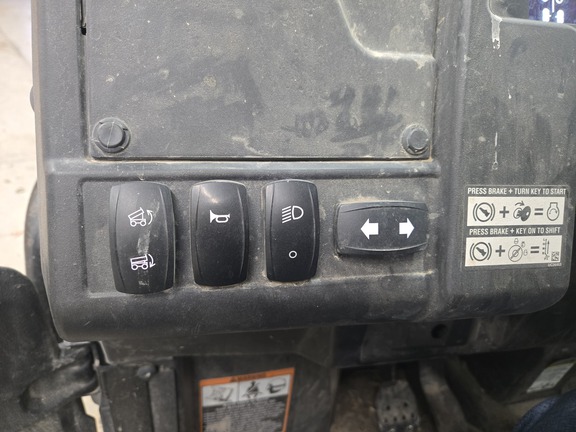 2023 John Deere XUV 835M ATV