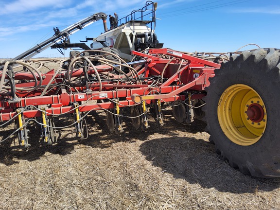 2018 Bourgault 3320QDA Air Seeder