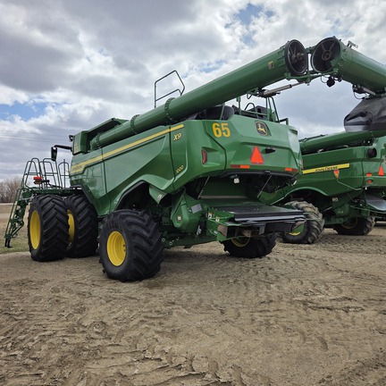 2024 John Deere X9 1000 Combine