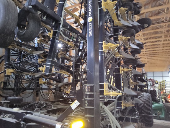 2018 Seed Master 8012 Air Seeder