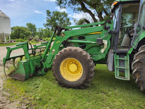 2010 John Deere 7230 Premium Tractor
