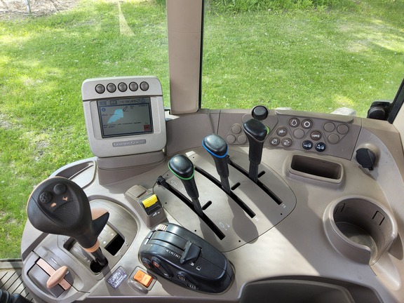2010 John Deere 7230 Premium Tractor