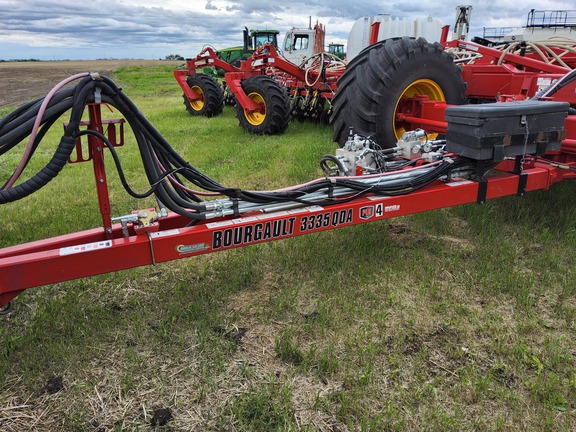 2022 Bourgault 3335QDA Air Seeder