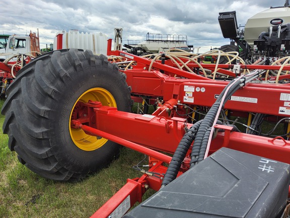 2022 Bourgault 3335QDA Air Seeder