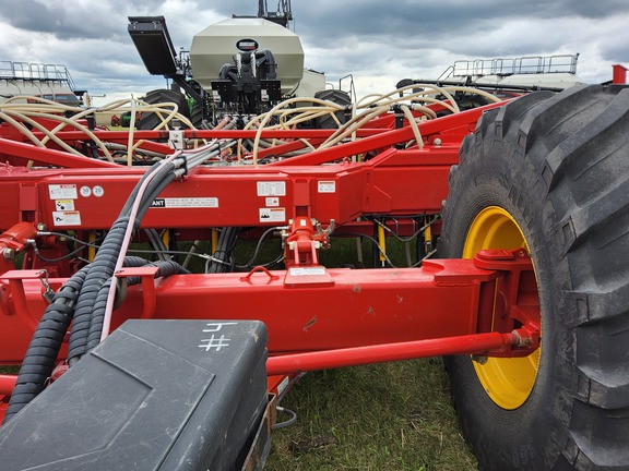 2022 Bourgault 3335QDA Air Seeder