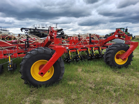 2022 Bourgault 3335QDA Air Seeder