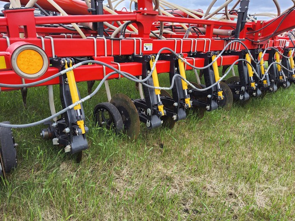 2022 Bourgault 3335QDA Air Seeder