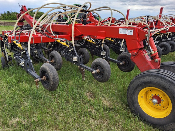 2022 Bourgault 3335QDA Air Seeder
